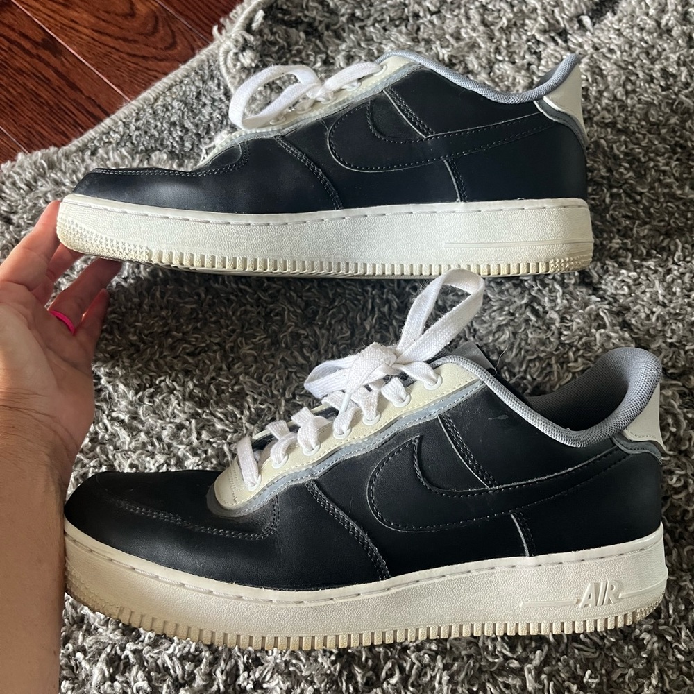 Nike Men's Black and White Sneakers